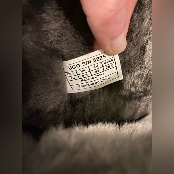 Ladies UGG Classic Short Boots - Picture 4 of 4